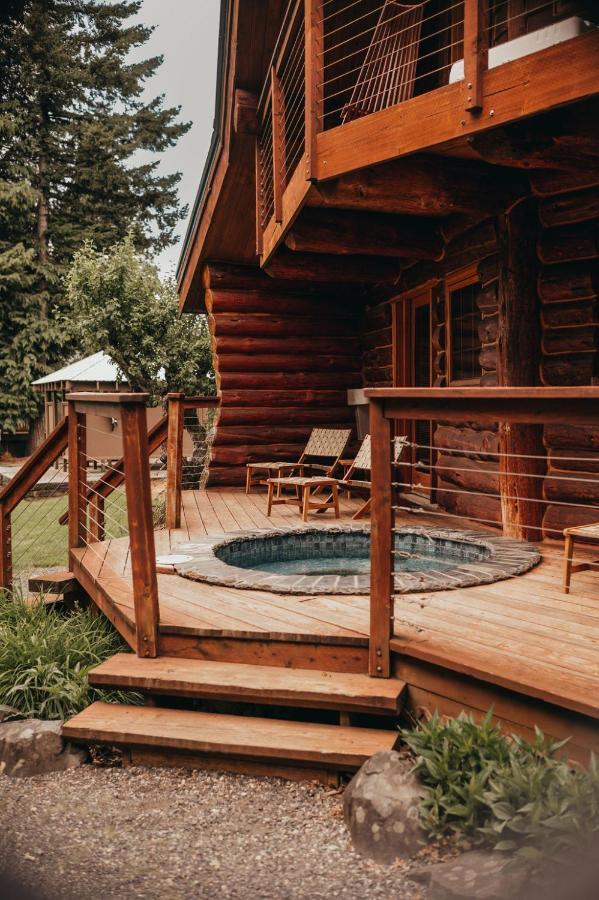 Wilder And Pine Riverside Cabins Stevenson エクステリア 写真